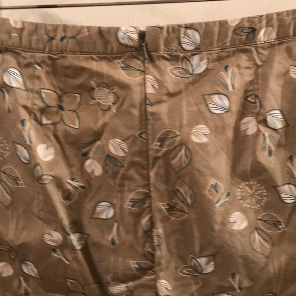 Old Navy floral skirt - Picture 3 of 3